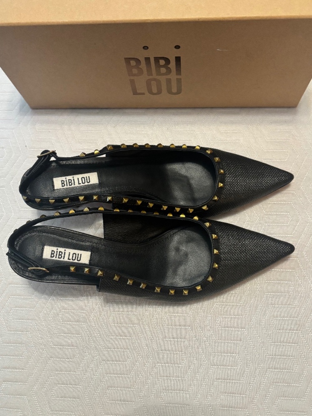 BiBi Lou Kate Pump Black With Gold Tone Studs Sz 41 Pointed Toe